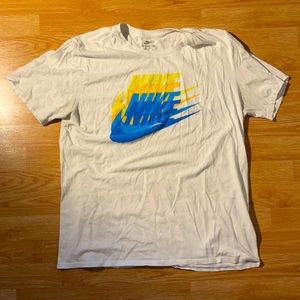 NIKE Athletic Cut Tee